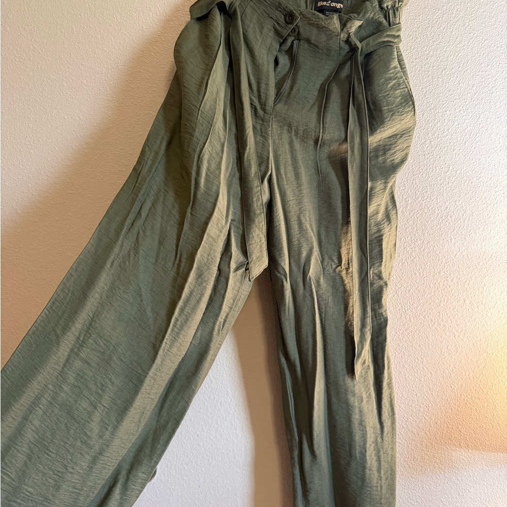 Women’s Green Straight Leg Pants